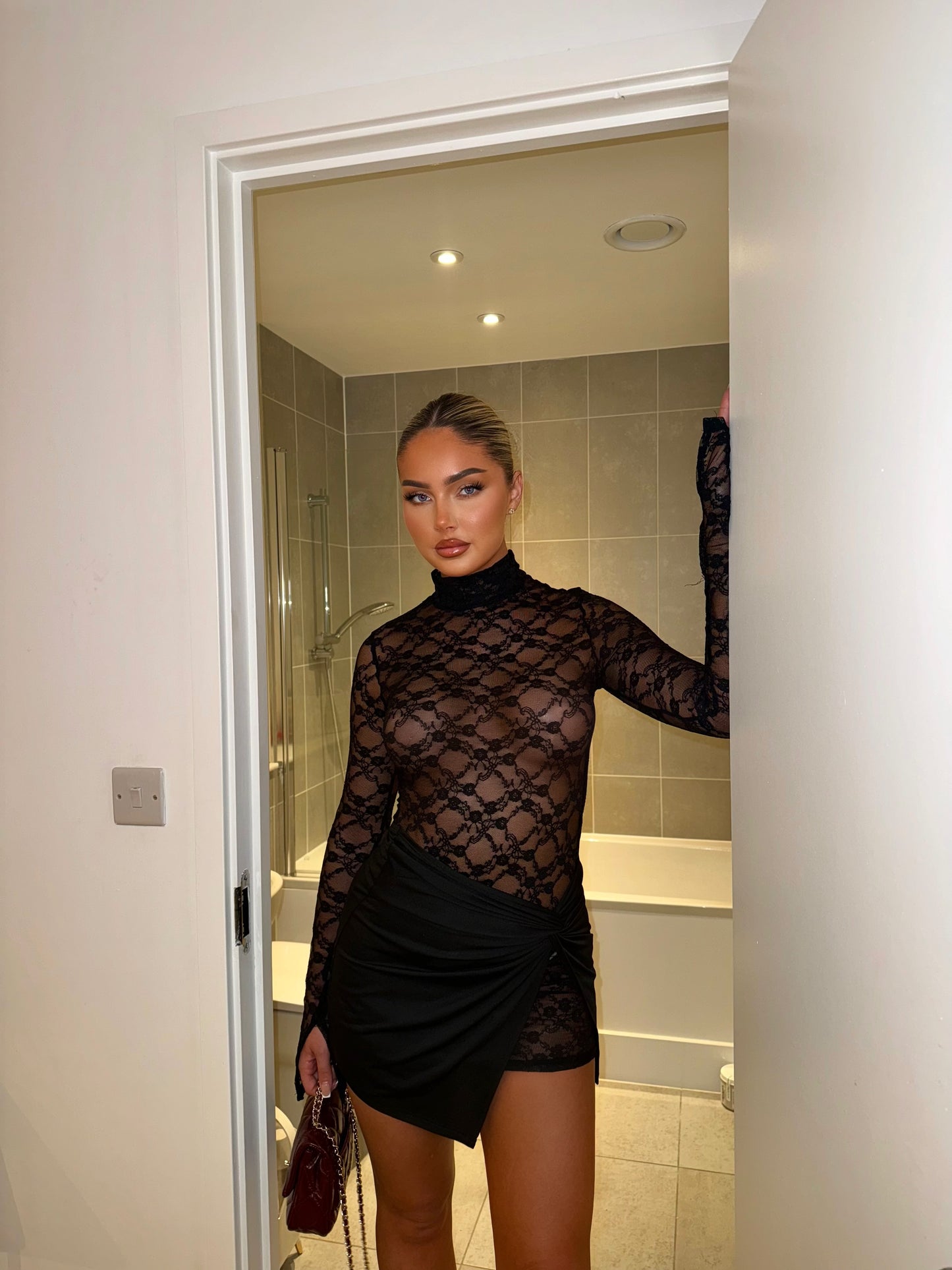 The ‘Liliana’ Lace Long Sleeve Dress
