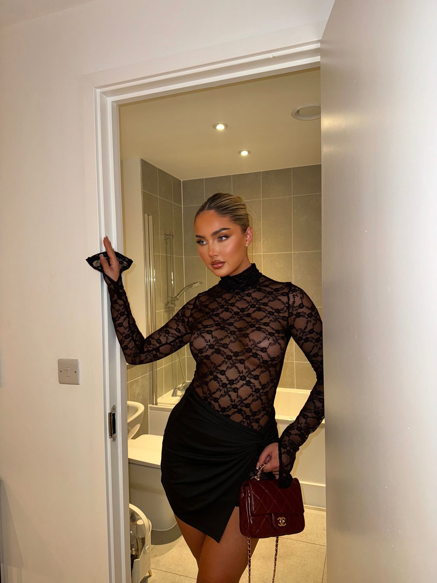 The ‘Liliana’ Lace Long Sleeve Dress