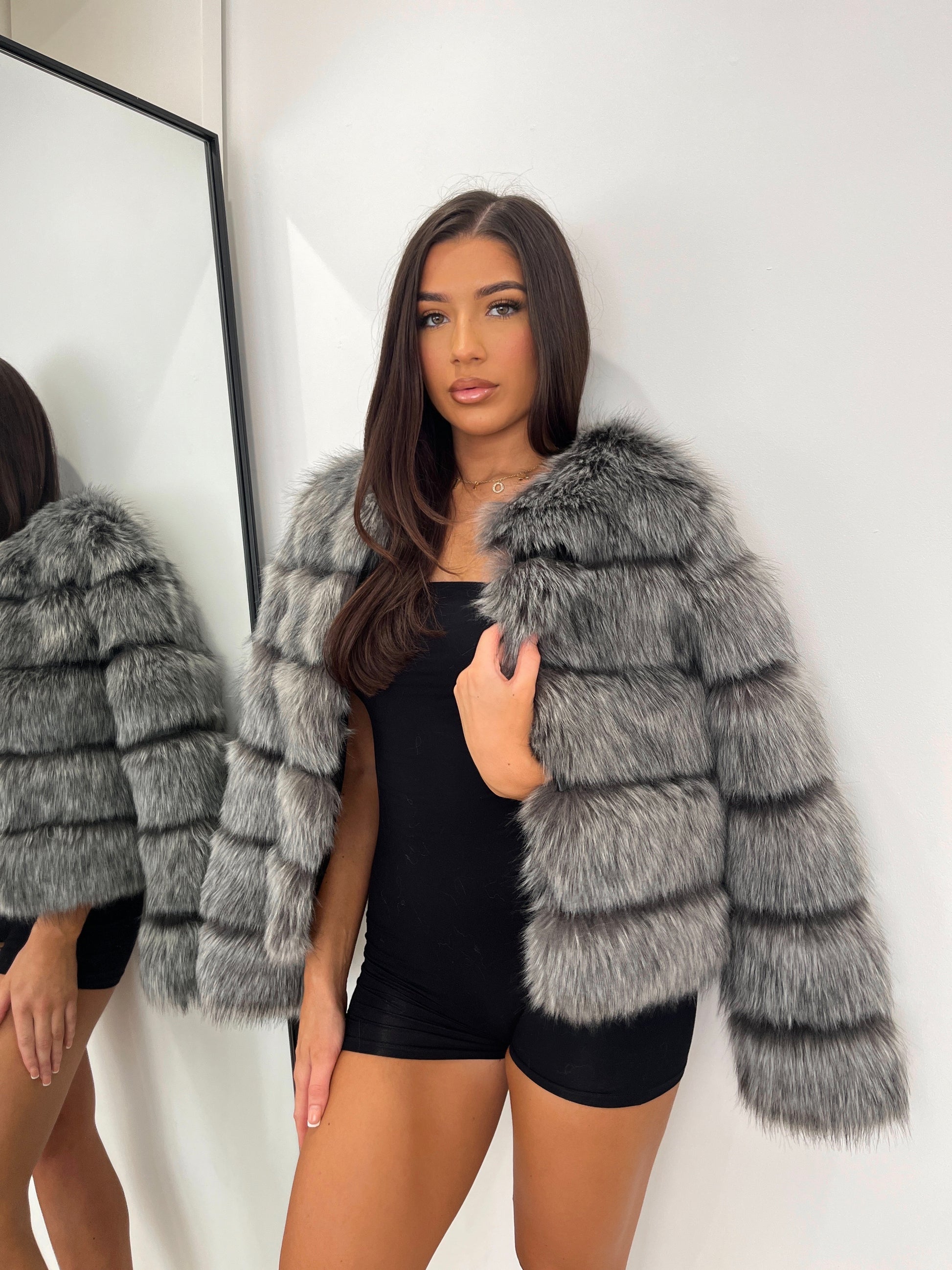 Wolf Grey' Luxury Faux Fur Coat – DippedInPink - Main Image