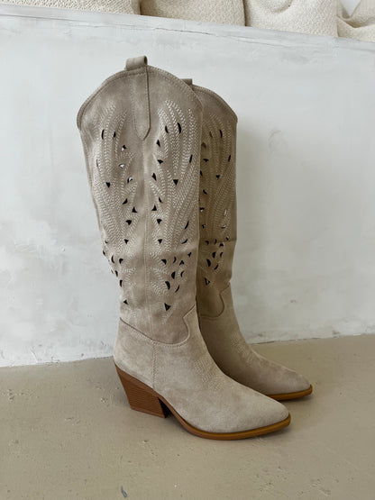 The ‘Brandy’ Cowboy Boots Beige