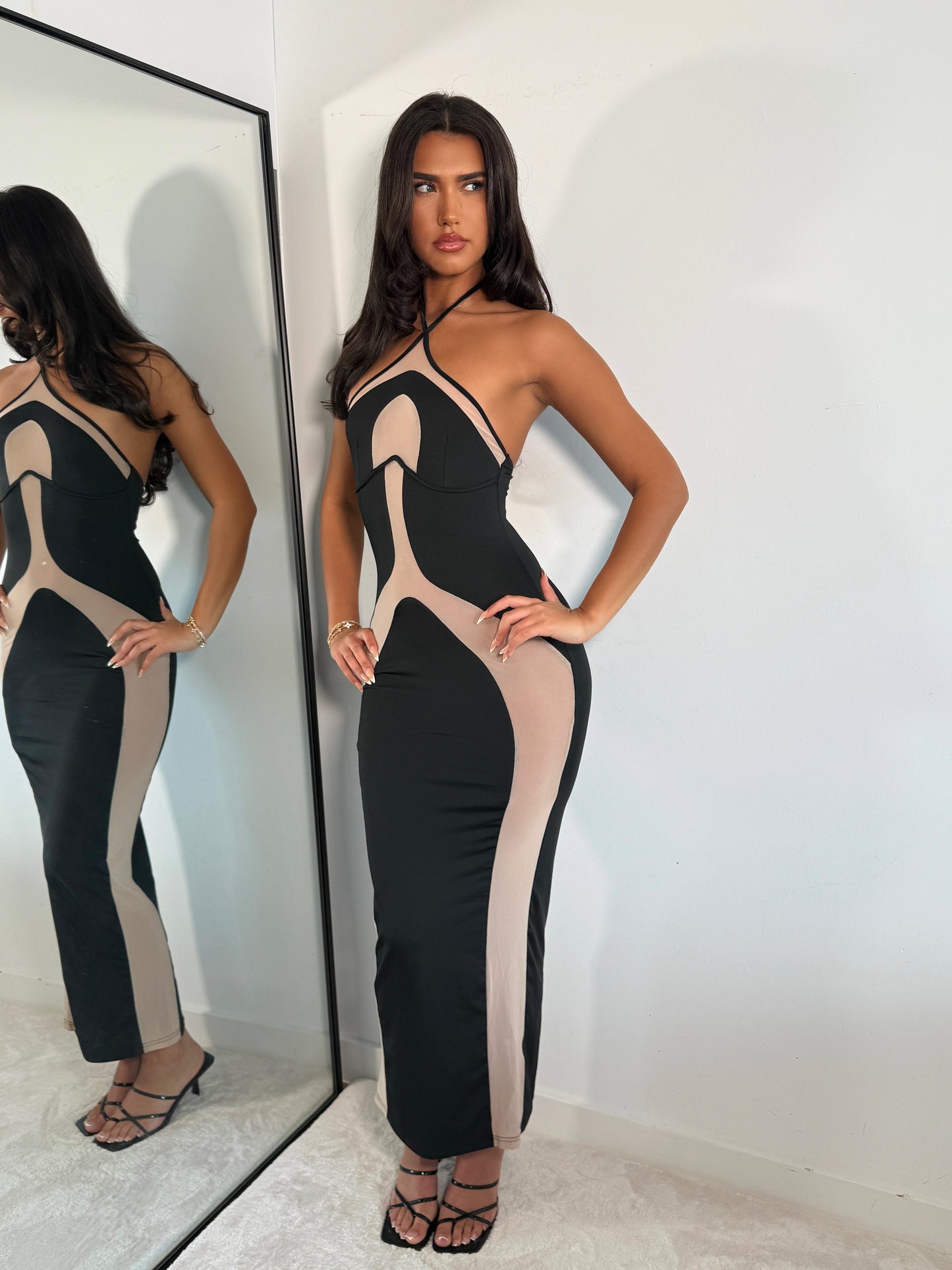 The ‘Fatal Contour’ Maxi Dress