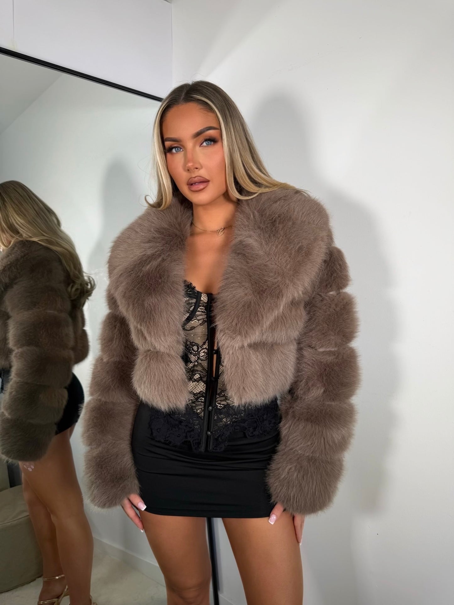 The ‘Lavella’ Cropped Luxury Faux Fur Coat Dolce Brown