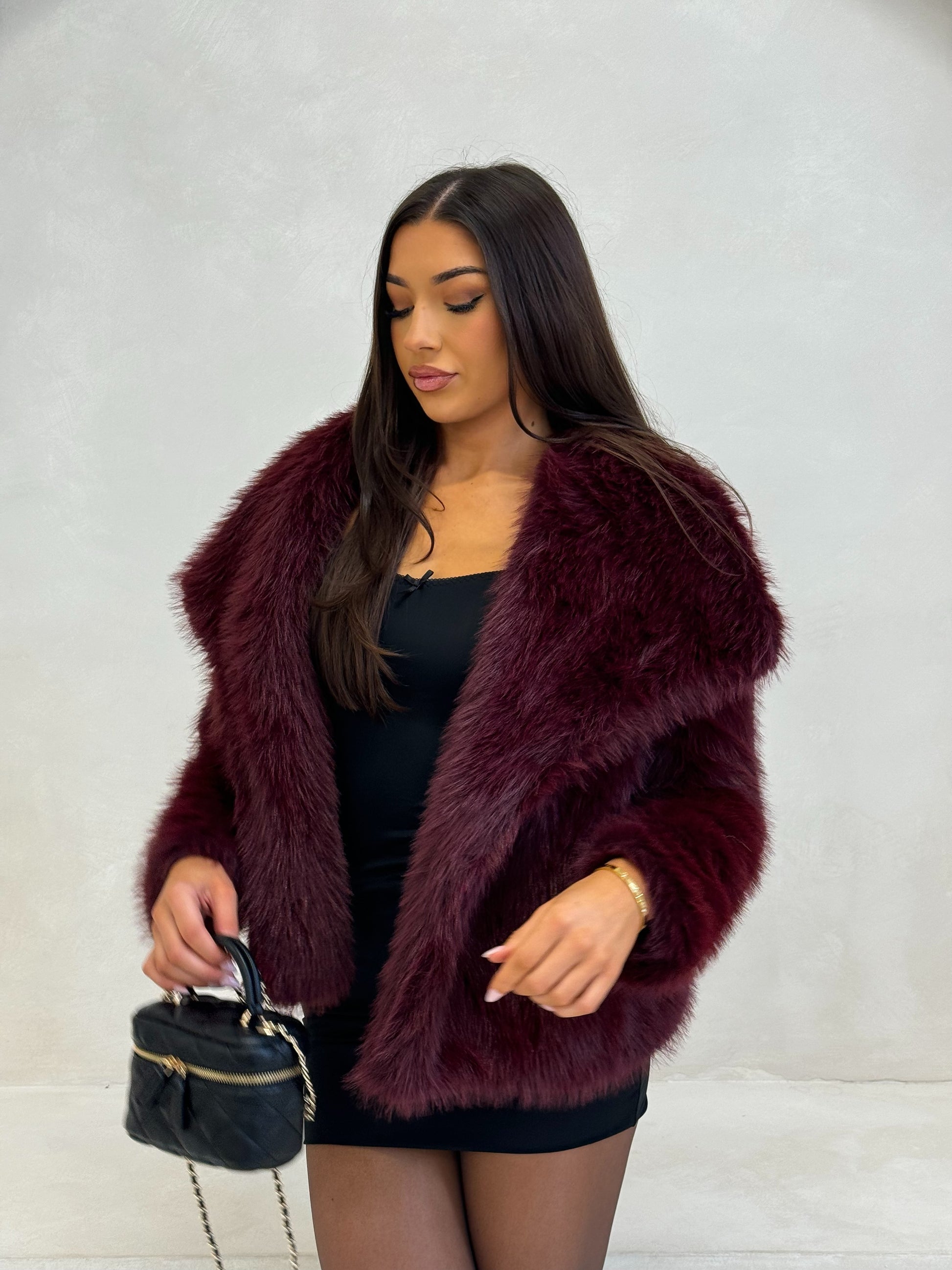 The ‘Vienna’ Luxury Faux Fur Coat Burgundy Wine Small (6/8)