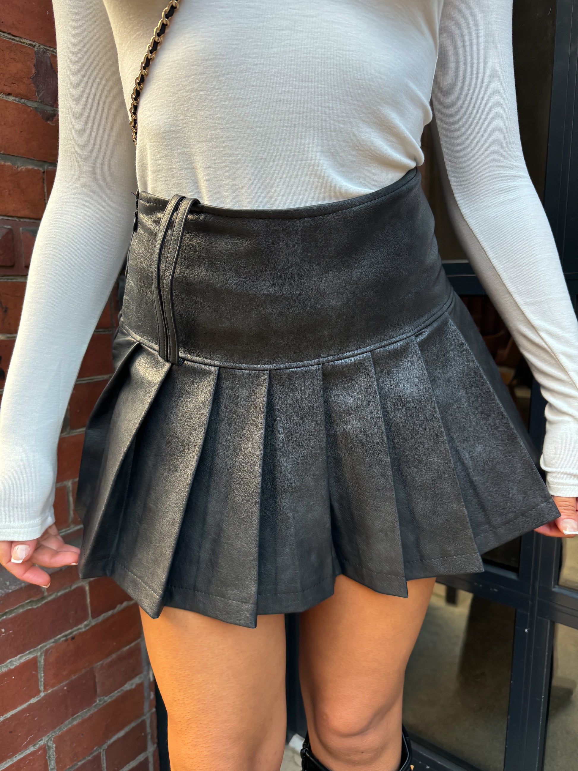 The ‘Raya’ Black Pleated Leather Mini Skirt Small (6/8)