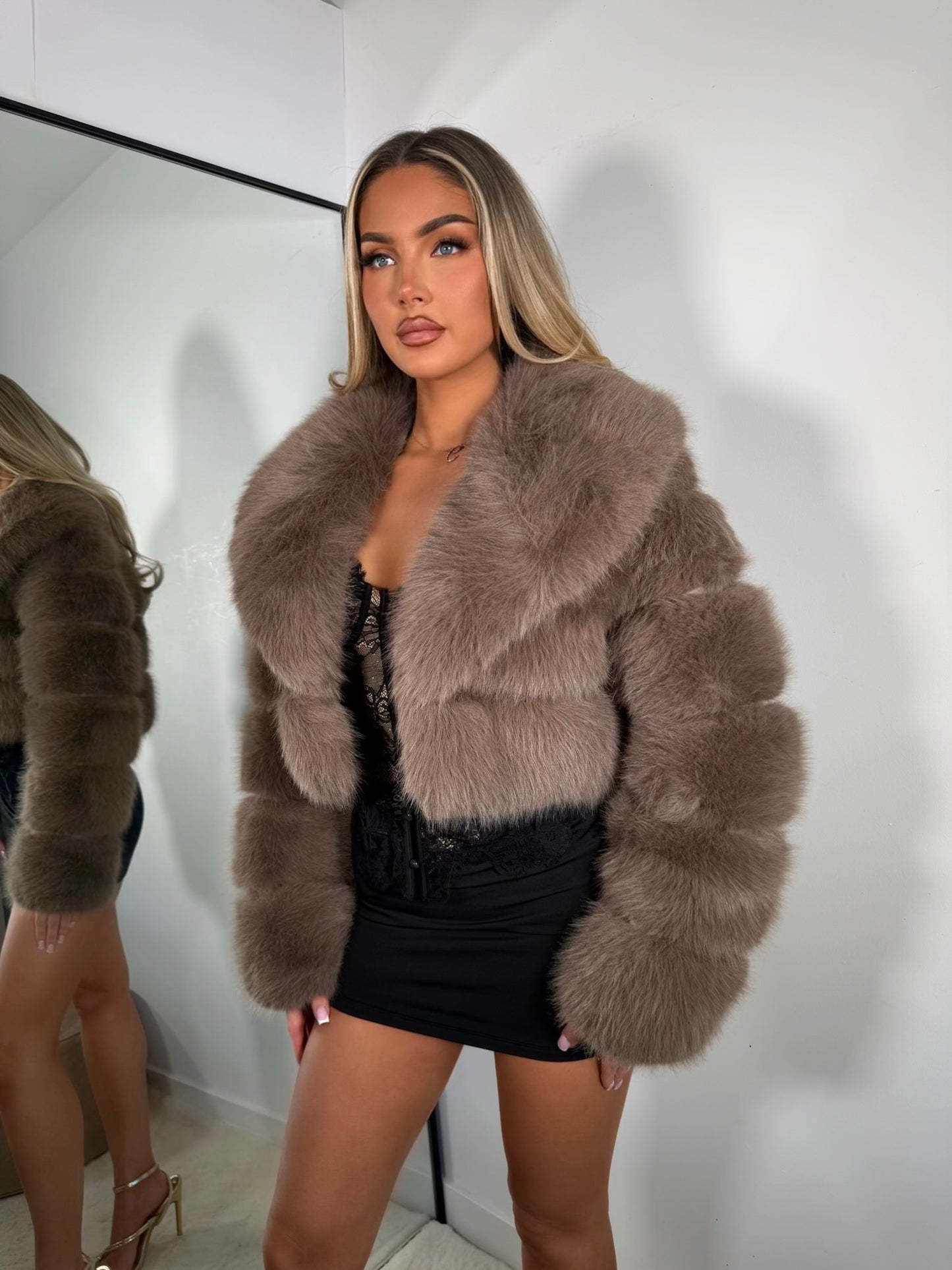 The ‘Lavella’ Cropped Luxury Faux Fur Coat Dolce Brown