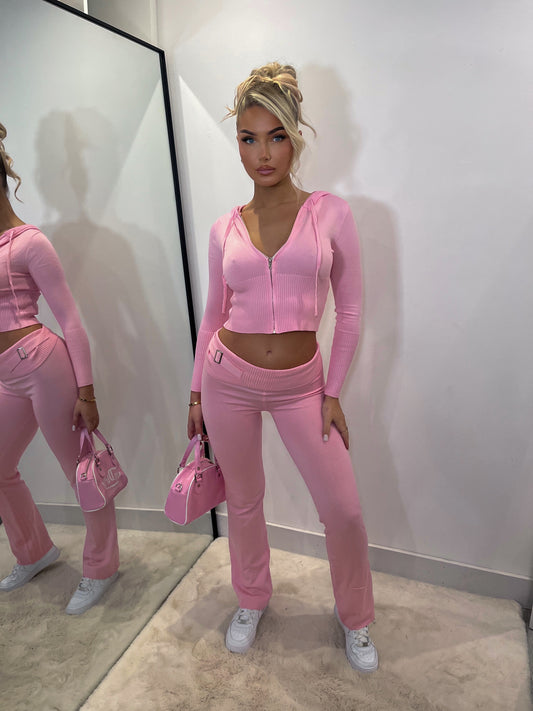 The ‘GIGI’ tracksuit pink