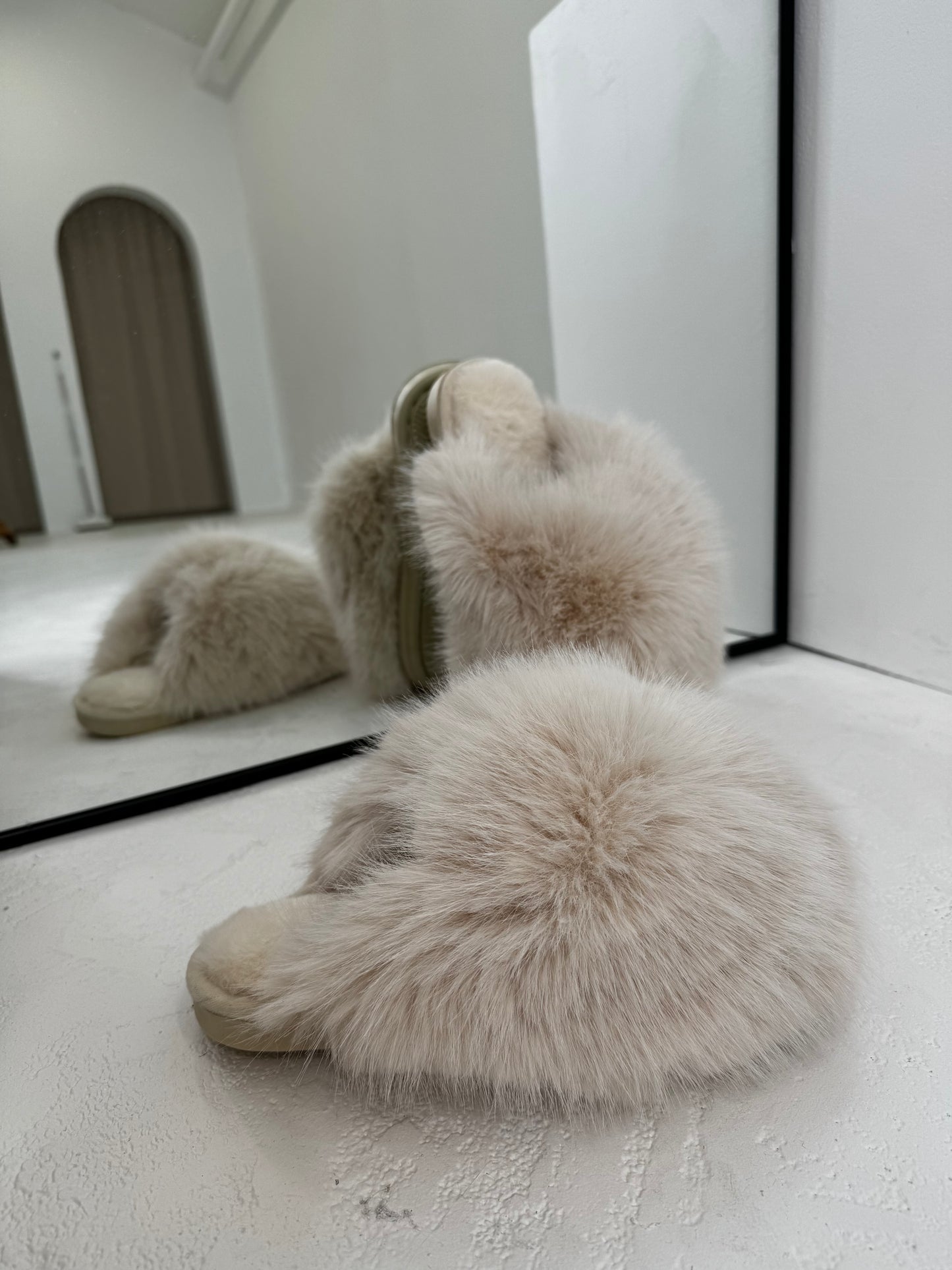 The ‘Nona’ Fluffy Slippers