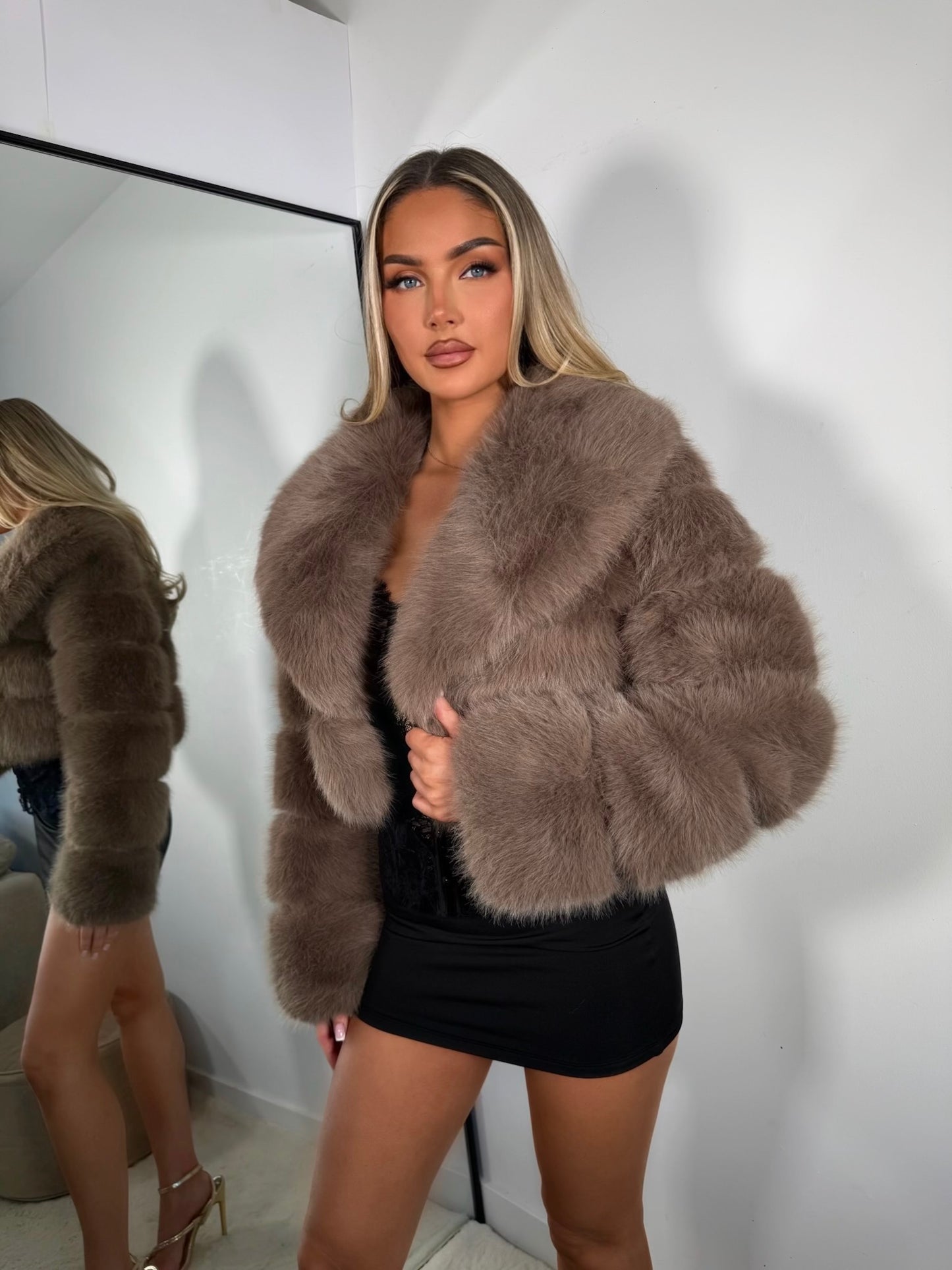 The ‘Lavella’ Cropped Luxury Faux Fur Coat Dolce Brown