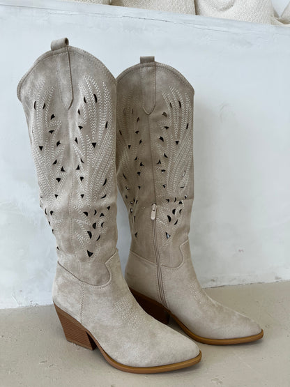 The ‘Brandy’ Cowboy Boots Beige