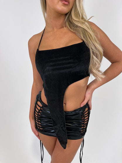 The ‘Jessica’ Black Crop Top